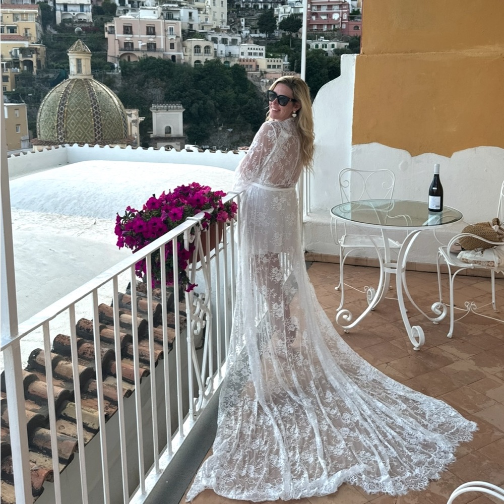 Elegant White Lace Bridal Robe